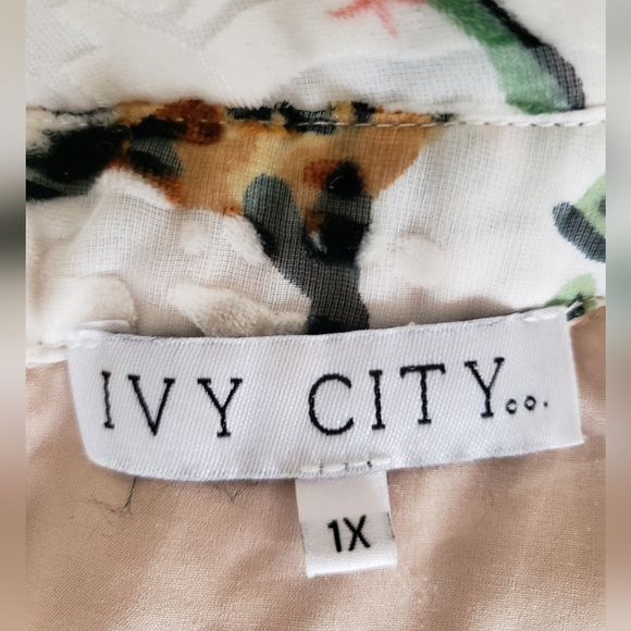 Ivy City Co. Embossed Velvet Burnout Bird Print Delaney Dress Sz.1X - Picture 7 of 7